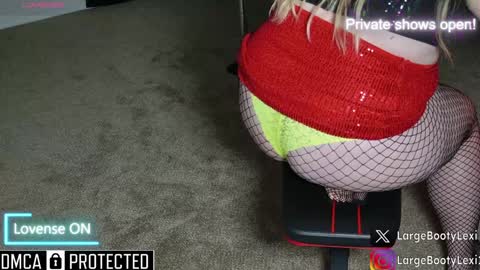 Snapshot of largebootylexi chatting on December 2024 02:49:02 AM Lexi online show from December 2024 02:49:02 AM