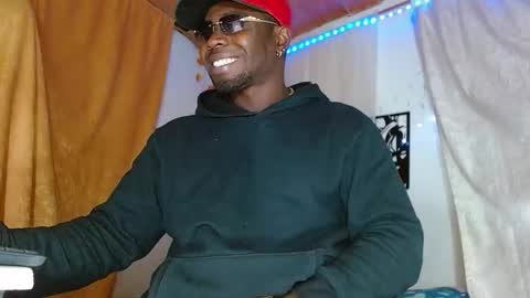 Snapshot of largo_eddy chatting on November 2025 05:18:02 AM Largo eddy online show from November 2025 05:18:02 AM