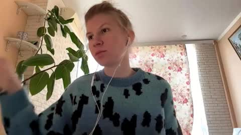 Snapshot of larhondaalsobrook chatting on October 2025 01:01:02 PM Eva online show from October 2025 01:01:02 PM