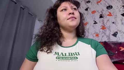 Snapshot of larissa_antonella chatting on October 2025 05:15:01 AM larissa_antonella online show from October 2025 05:15:01 AM