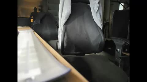 Larop49 online show from April 2026 03:27:02 AM