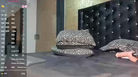 Snapshot of larossx chatting on September 2025 09:47:02 PM online show from September 2025 09:47:02 PM