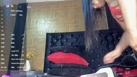 Snapshot of larossx chatting on October 2025 08:07:02 PM online show from October 2025 08:07:02 PM