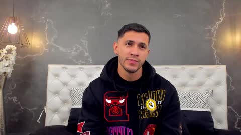 andrew online show from December 2025 01:06:01 PM