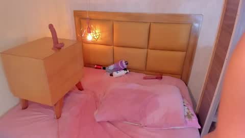  MIA  online show from February 2025 03:19:01 PM