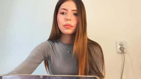Snapshot of lashundaciviello chatting on May 2026 04:13:02 PM Mila online show from May 2026 04:13:02 PM