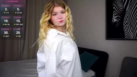 Snapshot of latanyabarthel chatting on September 2025 05:46:01 PM Jay online show from September 2025 05:46:01 PM