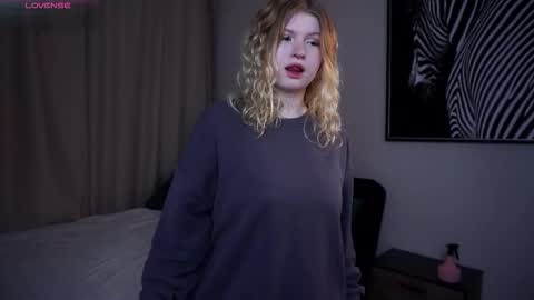 Snapshot of latanyabarthel chatting on November 2025 05:33:02 PM Jay online show from November 2025 05:33:02 PM