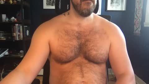 Snapshot of latenightlunch chatting on April 2026 07:23:01 PM Latenightlunch online show from April 2026 07:23:01 PM