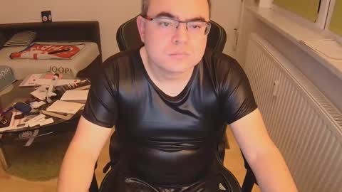 latexboy893 online show from November 2025 09:31:02 PM
