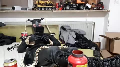 Snapshot of latexmaid69 chatting on December 2024 01:37:02 AM Latexmaid69 online show from December 2024 01:37:02 AM