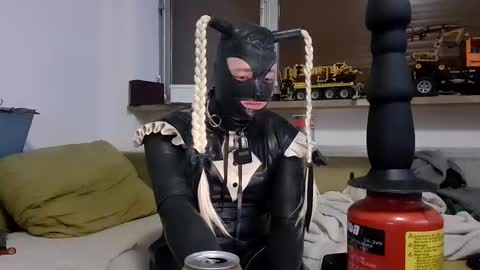 Snapshot of latexmaid69 chatting on December 2024 09:52:01 PM Latexmaid69 online show from December 2024 09:52:01 PM