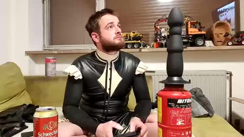 Snapshot of latexmaid69 chatting on January 2025 09:57:01 PM Latexmaid69 online show from January 2025 09:57:01 PM