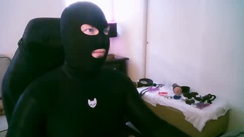 Snapshot of latexminheadroom chatting on June 2026 06:40:01 PM latexminheadroom online show from June 2026 06:40:01 PM