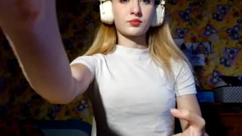 Amelia online show from October 2025 12:15:01 PM