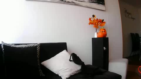 latiinvenushot online show from November 2025 04:06:02 PM