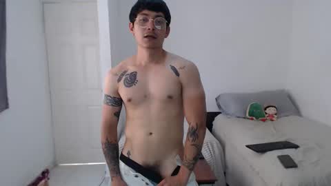 Snapshot of latin_bby chatting on April 2026 09:41:02 PM carlos online show from April 2026 09:41:02 PM
