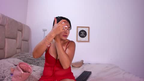 Snapshot of latin_couple20y chatting on March 2026 09:18:02 PM Johana y Santiago online show from March 2026 09:18:02 PM