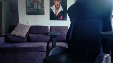 Snapshot of latin_couple77 chatting on April 2026 10:48:01 PM Sara y Andy online show from April 2026 10:48:01 PM