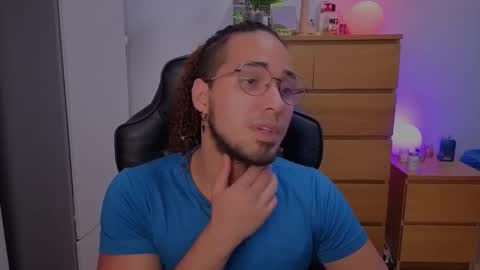 Snapshot of latin_luxury_i chatting on October 2025 06:54:02 PM Free OF online show from October 2025 06:54:02 PM