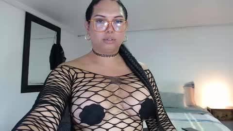 Snapshot of latinaflower_ts chatting on November 2025 04:20:01 PM FLOR SALVAJE online show from November 2025 04:20:01 PM