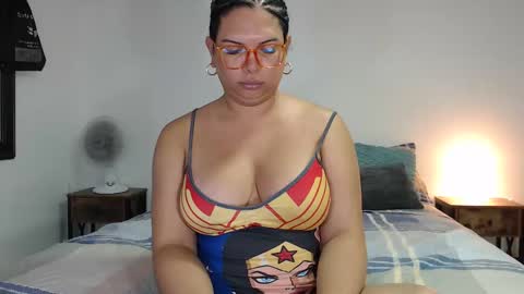 Snapshot of latinaflower_ts chatting on November 2025 03:17:01 AM FLOR SALVAJE online show from November 2025 03:17:01 AM