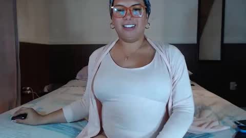 Snapshot of latinaflower_ts chatting on March 2026 01:05:01 AM FLOR SALVAJE online show from March 2026 01:05:01 AM