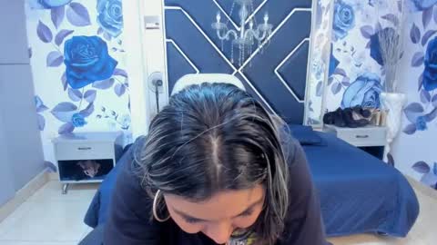 Snapshot of latinaholequeen chatting on September 2025 03:04:02 PM EMMA online show from September 2025 03:04:02 PM