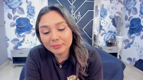 Snapshot of latinaholequeen chatting on October 2025 02:54:01 PM EMMA online show from October 2025 02:54:01 PM