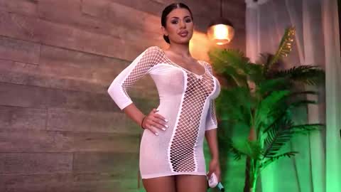 Latina online show from September 2025 05:02:02 PM