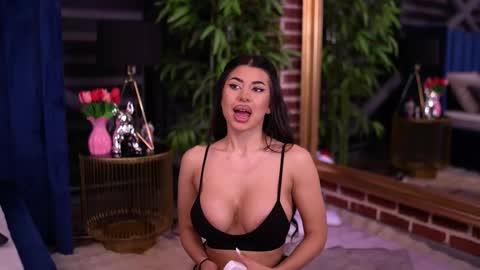 Latina online show from February 2026 06:23:01 PM