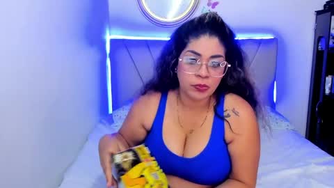 latinamav22 online show from May 2026 10:04:02 PM