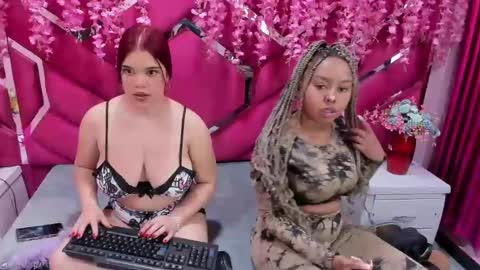 latinas_anales online show from December 2024 01:40:01 PM