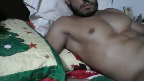 Snapshot of latinboy_26 chatting on December 2024 02:33:02 AM latinboy_26 online show from December 2024 02:33:02 AM