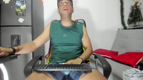 latinmartin73 online show from January 2025 03:19:01 AM