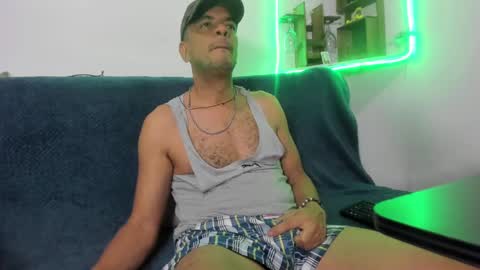 latinmartin73 online show from March 2025 01:45:02 AM
