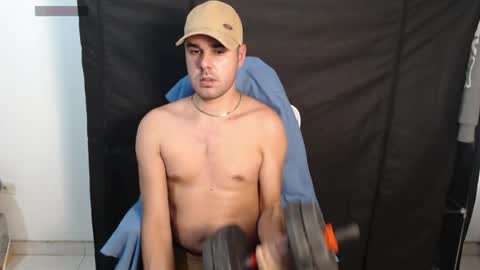 latino boy777 online show from April 2026 09:43:01 PM