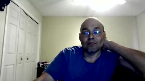Snapshot of latinoinfla chatting on April 2026 09:02:01 PM latinoinfla online show from April 2026 09:02:01 PM