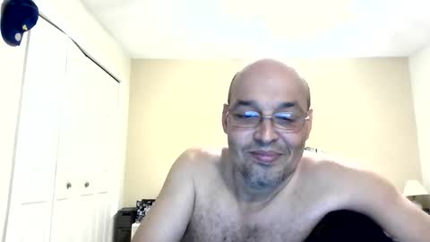 Snapshot of latinoinfla chatting on April 2026 03:11:01 AM latinoinfla online show from April 2026 03:11:01 AM