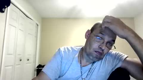 Snapshot of latinoinfla chatting on April 2026 12:43:02 AM latinoinfla online show from April 2026 12:43:02 AM