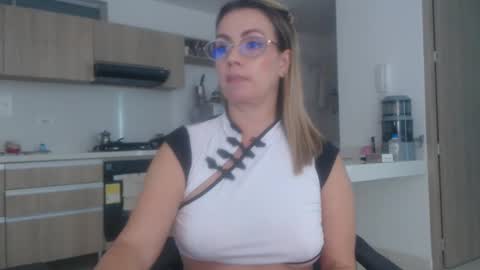 latinpaprika online show from February 2025 02:00:01 PM