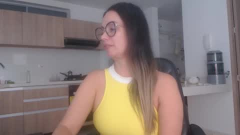 Snapshot of latinpaprika chatting on June 2026 02:45:02 AM latinpaprika online show from June 2026 02:45:02 AM
