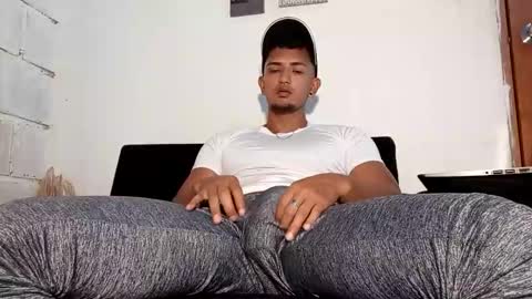 Snapshot of latinsex2501 chatting on February 2026 05:20:02 PM Aaron online show from February 2026 05:20:02 PM