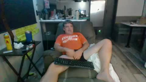 latniter online show from October 2025 06:22:02 AM