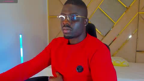 LEANDRO online show from November 2025 04:04:01 AM