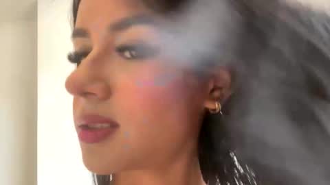 Laura Valmont online show from March 2026 03:05:01 PM