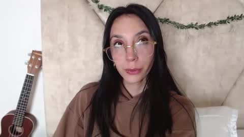 Laura online show from May 2026 03:46:02 AM