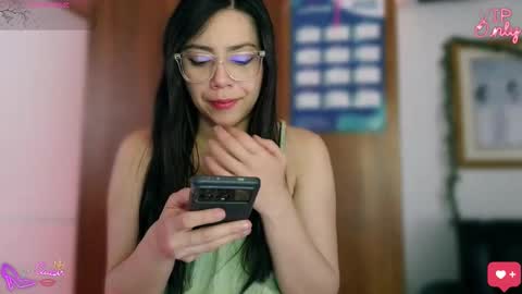 Snapshot of laujgray chatting on March 2026 04:33:01 PM laujgray online show from March 2026 04:33:01 PM