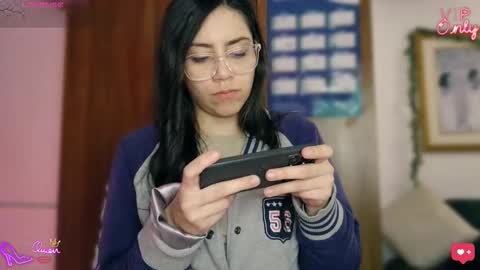 Snapshot of laujgray chatting on March 2026 06:14:01 AM laujgray online show from March 2026 06:14:01 AM