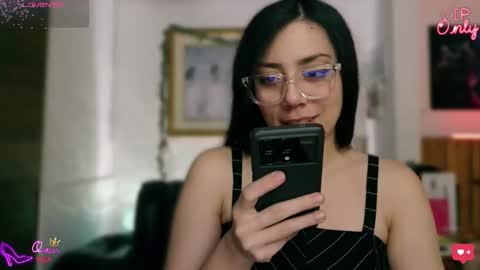Snapshot of laujgray chatting on April 2026 07:35:01 AM laujgray online show from April 2026 07:35:01 AM